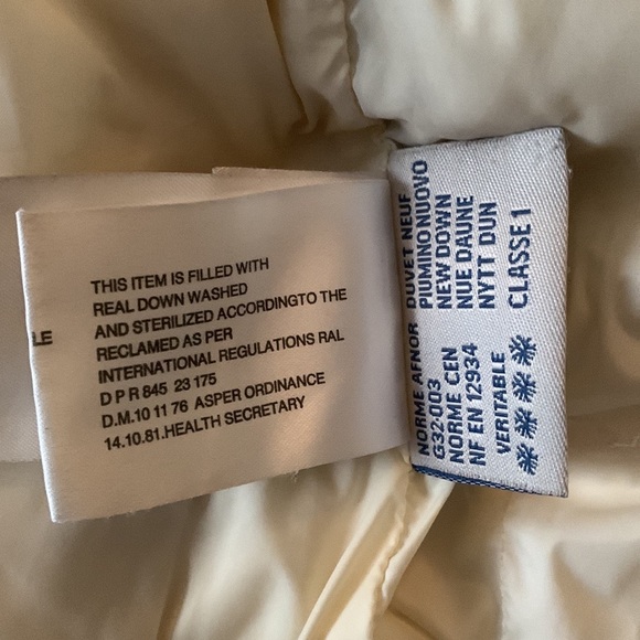 Moncler short, down puffer jacket in navy blue and off-white, size 2 - Picture 13 of 15